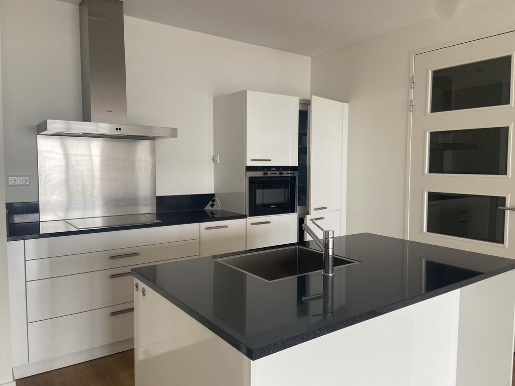 Appartement te huur: Kruisplein 990, Rotterdam