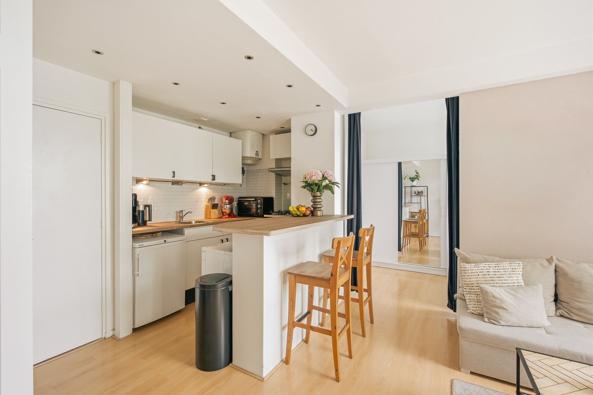 Studio te koop: Van Nijenrodeweg 200, Amsterdam