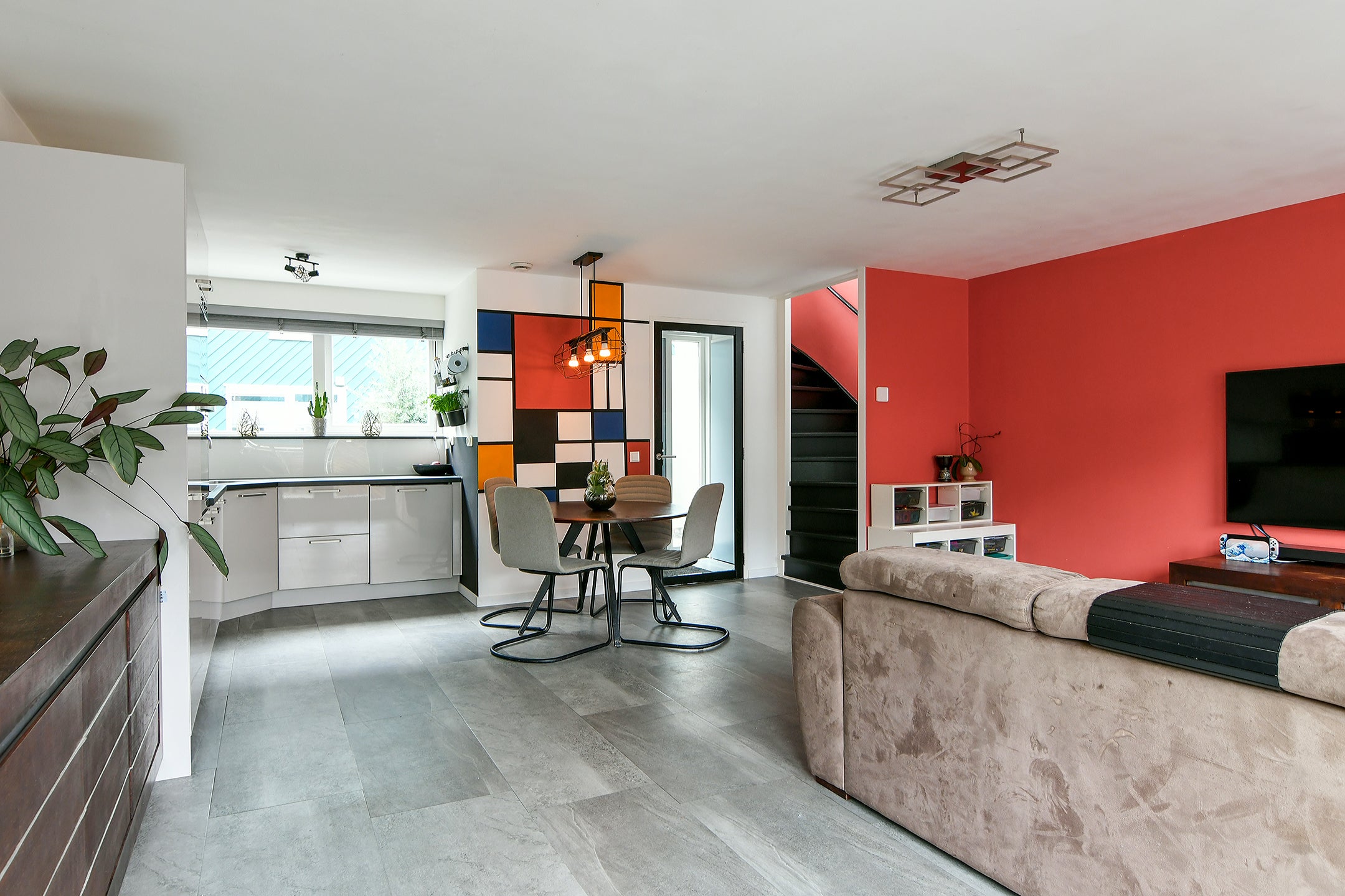 Tussenwoning te koop: Frederiksveld 35, Nieuw-Vennep