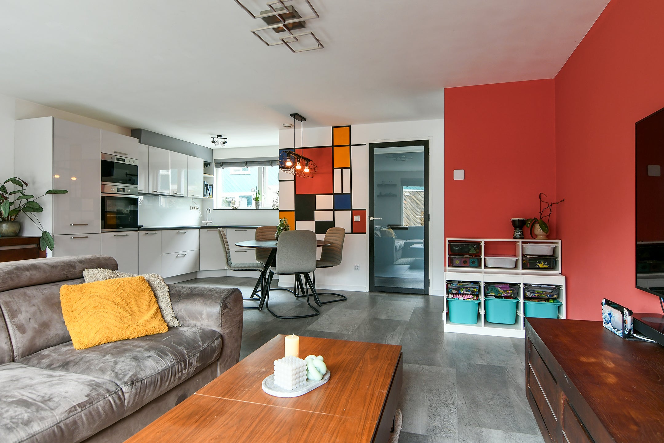 Tussenwoning te koop: Frederiksveld 35, Nieuw-Vennep