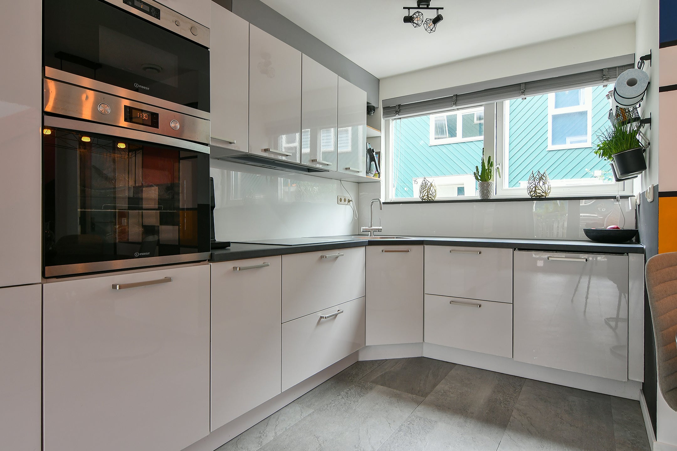 Tussenwoning te koop: Frederiksveld 35, Nieuw-Vennep