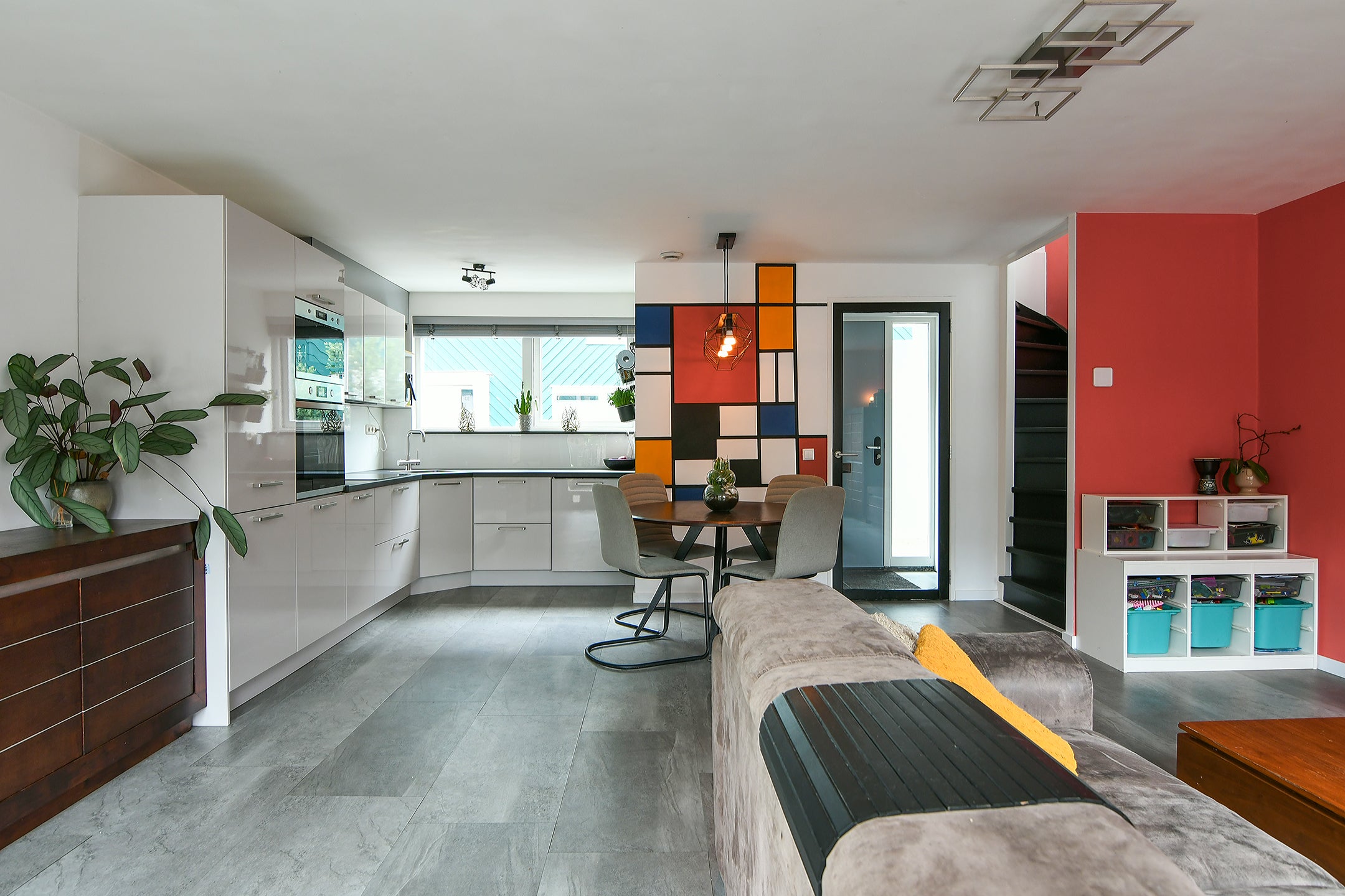 Tussenwoning te koop: Frederiksveld 35, Nieuw-Vennep