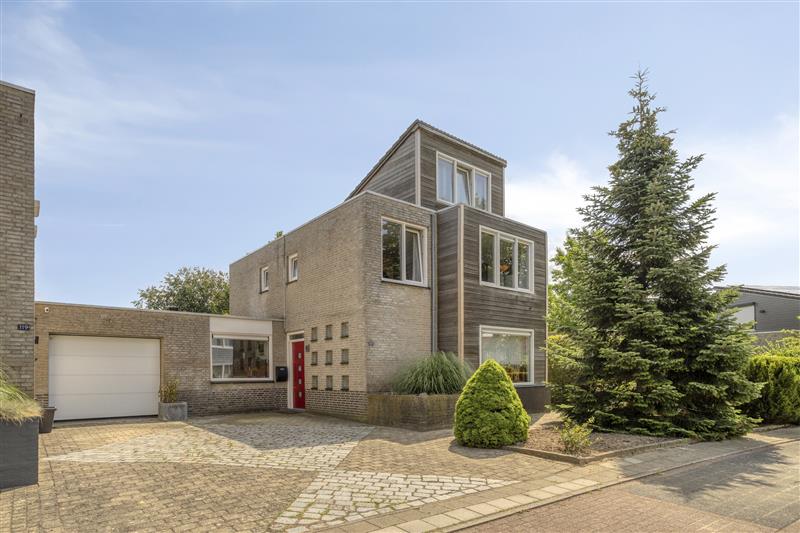 Huis Standerdmolen 121 in Herten