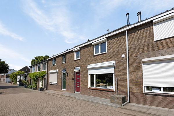 Zeedijk 18 in Stad aan 't Haringvliet