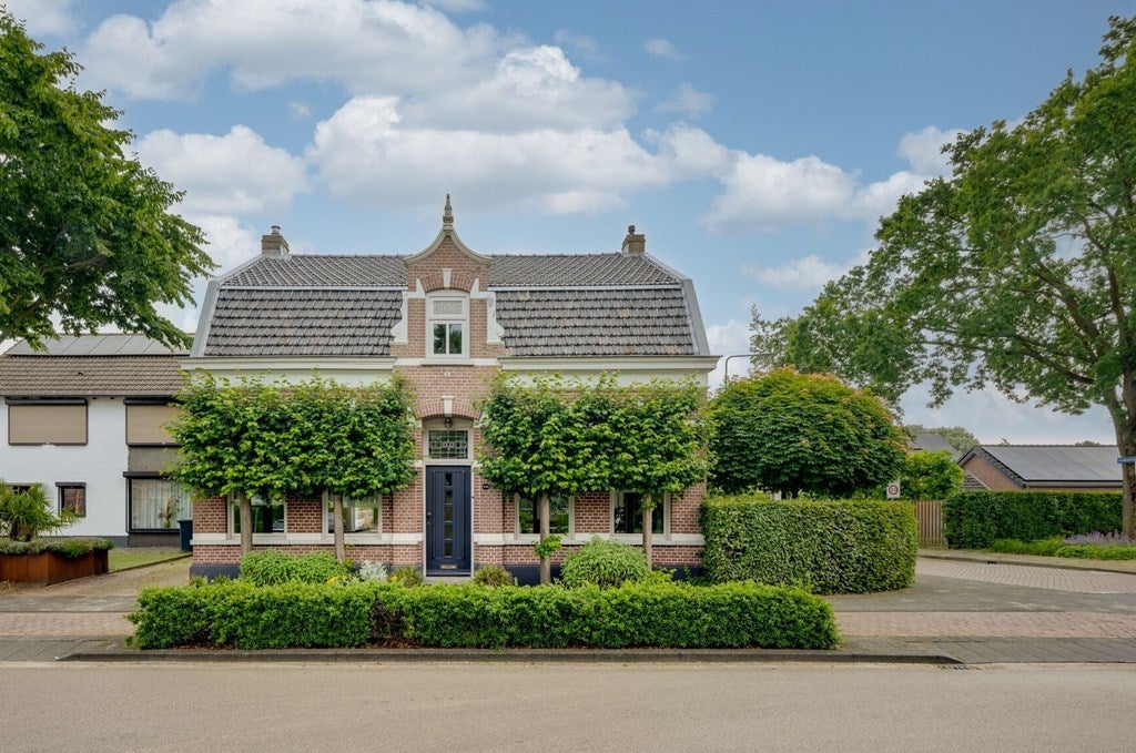 Huis Hoofdstraat 170 in Rijen
