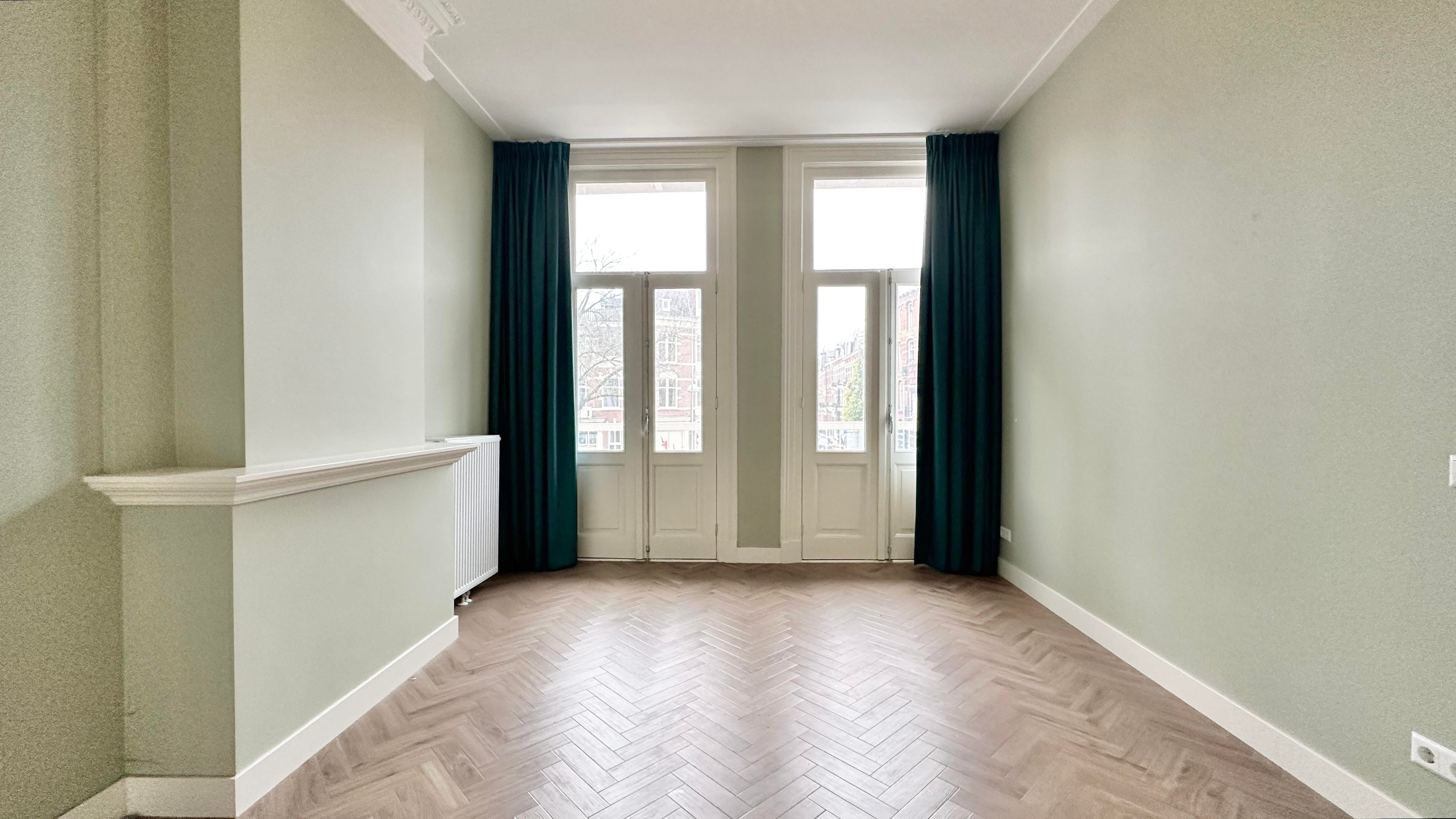 Woning te huur: Van Baerlestraat, Amsterdam