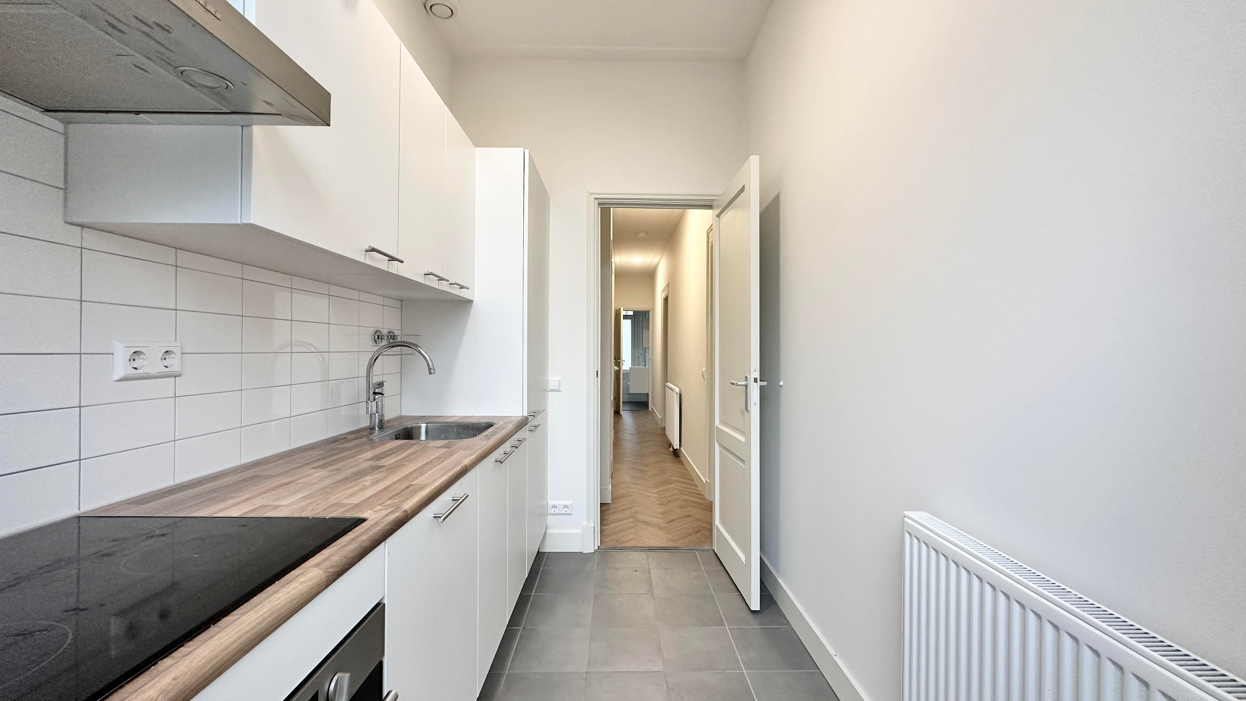 Woning te huur: Van Baerlestraat, Amsterdam