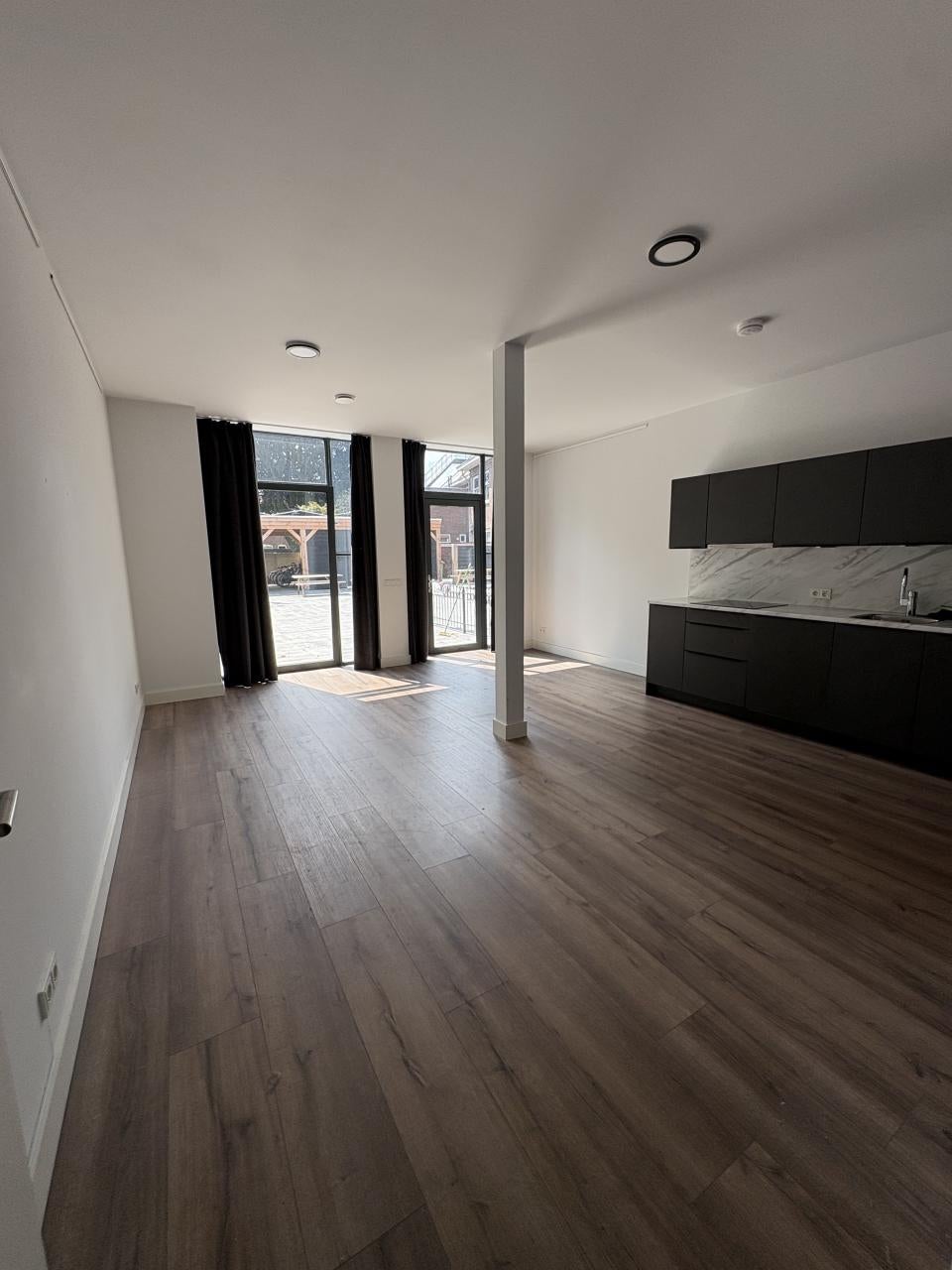Flat Poirtersstraat 4 05