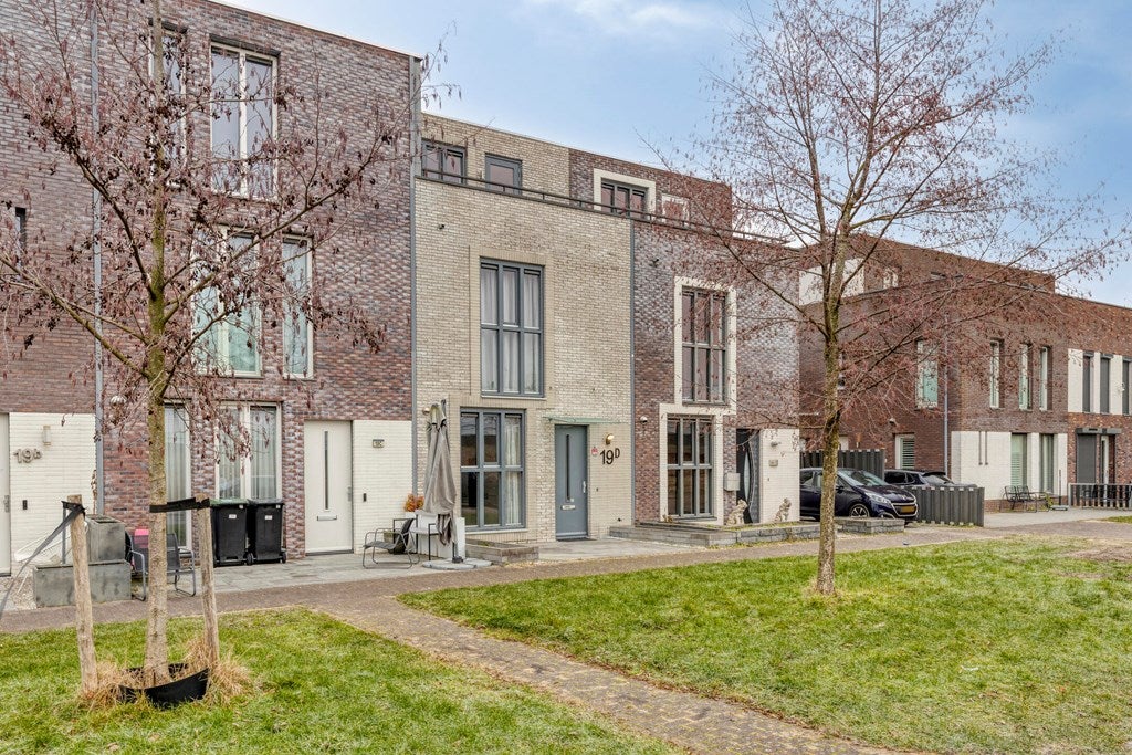 Tussenwoning te koop: Arinnastraat 19D, Almere
