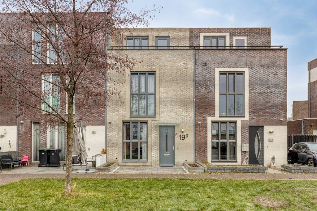Huis Arinnastraat 19 D in Almere