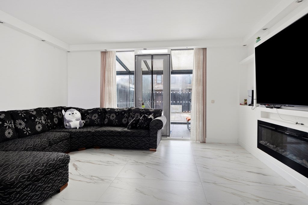 Tussenwoning te koop: Arinnastraat 19D, Almere