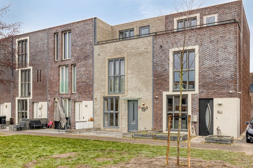 Tussenwoning te koop: Arinnastraat 19D, Almere