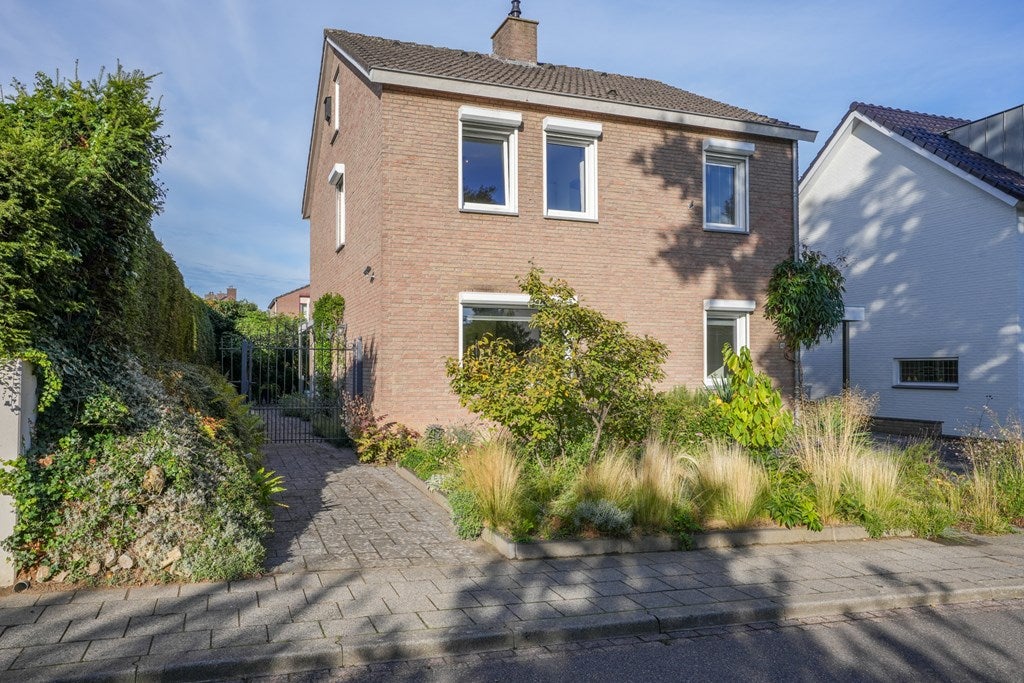 Vrijstaande woning te koop: President Kennedystraat 49, Margraten