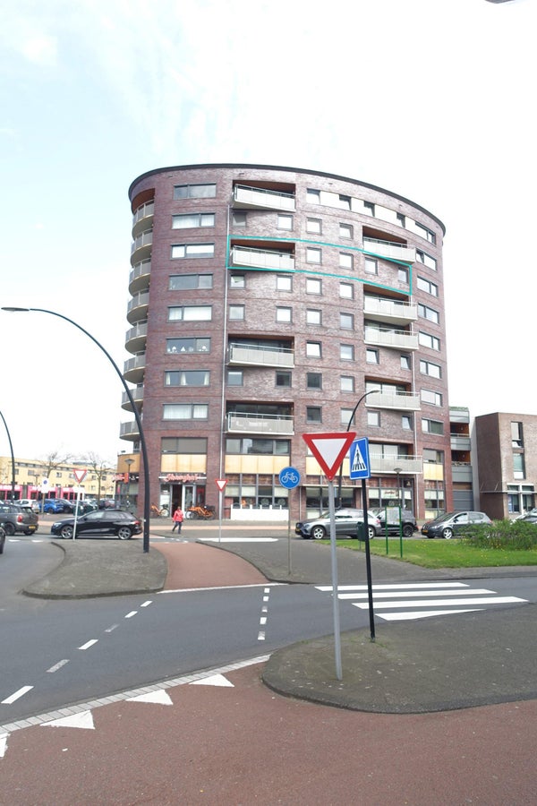 Middenweg 166, Den Haag