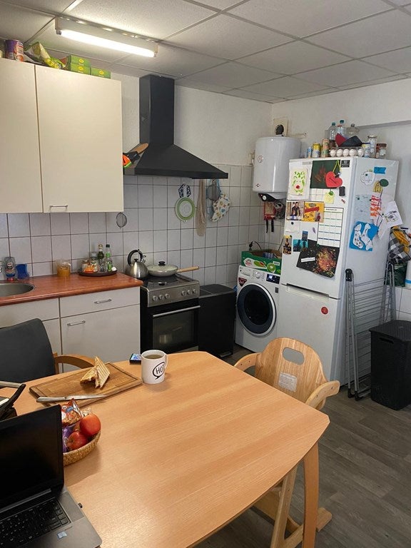 Tussenwoning te koop: H. Hartplein 28, Veghel