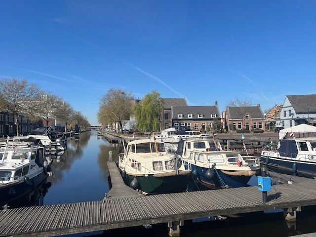 Tussenwoning te koop: H. Hartplein 28, Veghel