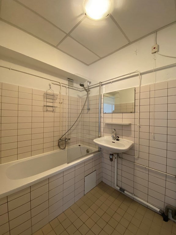 Woning te huur: Kruiskade, Rotterdam