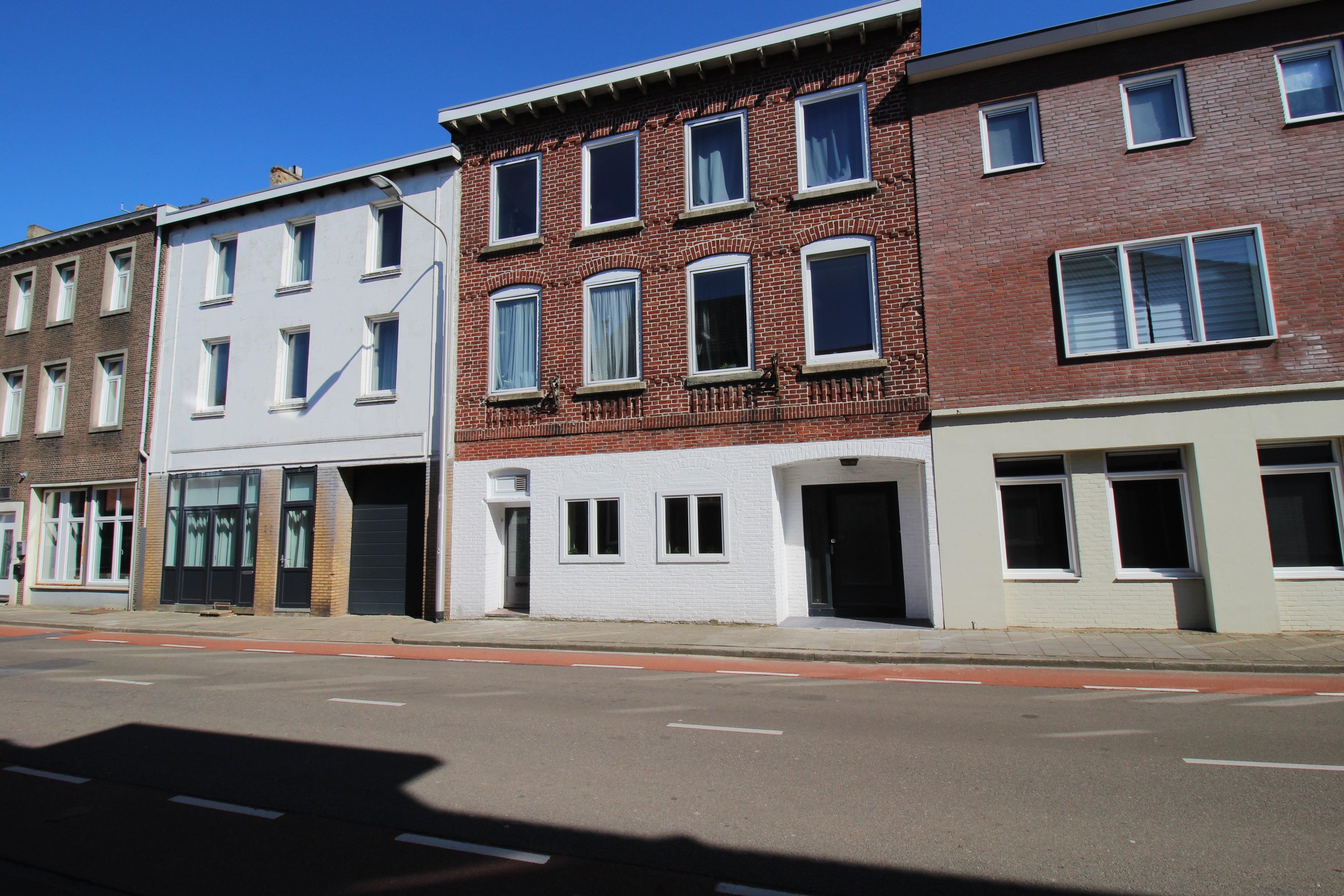 Tussenwoning te koop: Schaesbergerstraat 108, Kerkrade