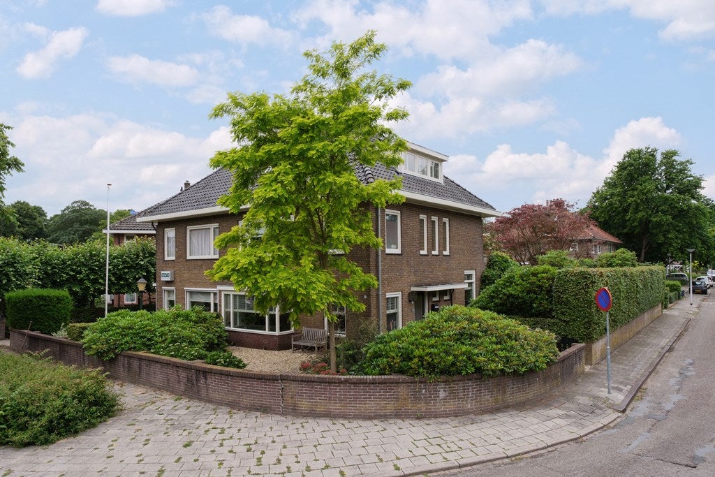 Twee-onder-één-kap te koop: Willem De Clercqstraat 3, Almelo