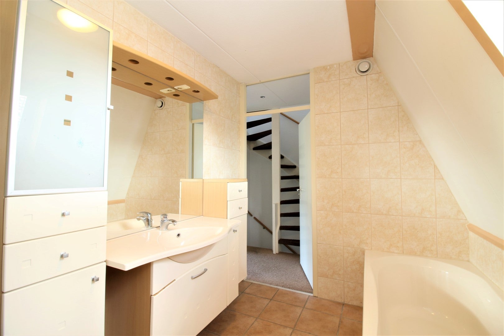 Tussenwoning te huur: Zonland 99, Groningen