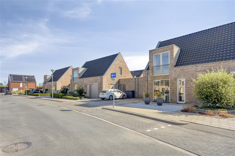 Tussenwoning te koop: Aan het Stichelen 12, Roermond