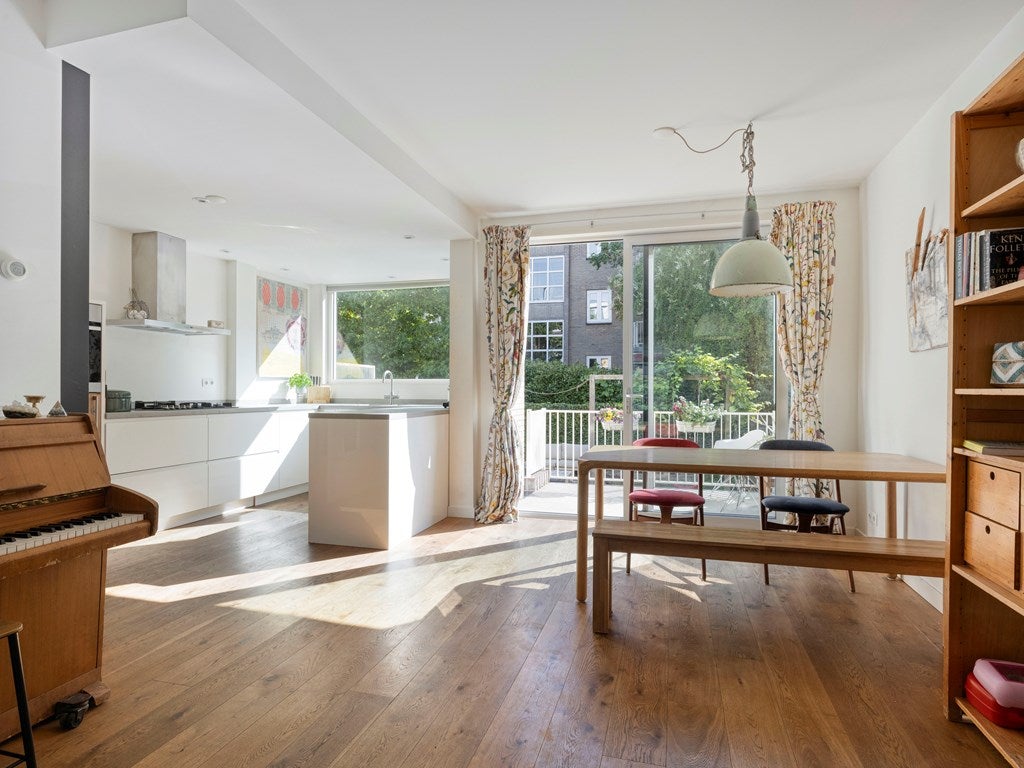 Tussenwoning te koop: Noltheniusstraat 23, Utrecht
