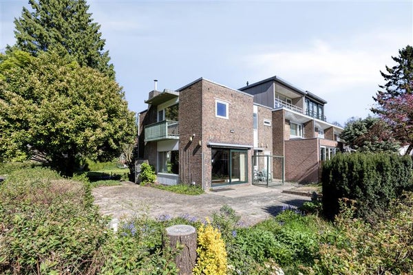 Bakhuizen van den Brinkhof 111 in Amsterdam