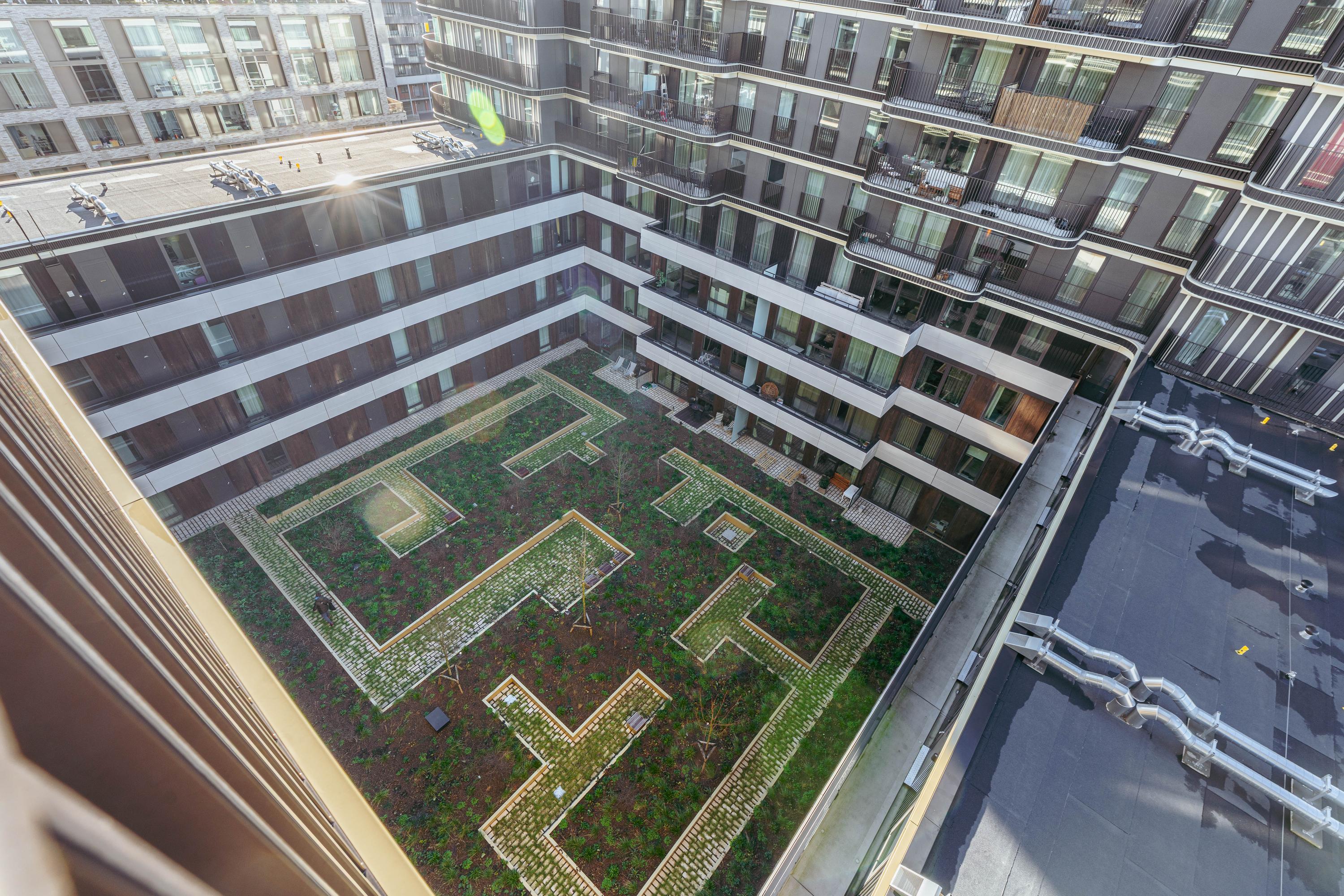 Appartement te koop: Elizabeth Anscombestraat 167, Amsterdam