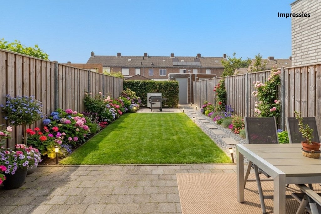 Tussenwoning te koop: Masadastraat 24, Maastricht