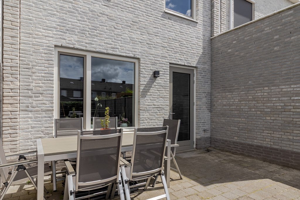 Tussenwoning te koop: Masadastraat 24, Maastricht