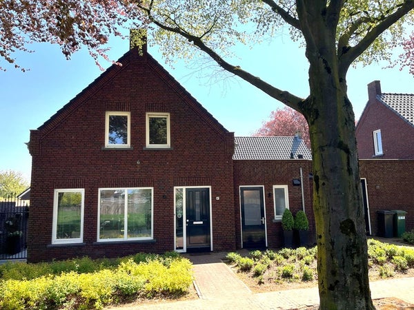 Huis Roomweg 46 A in Grashoek