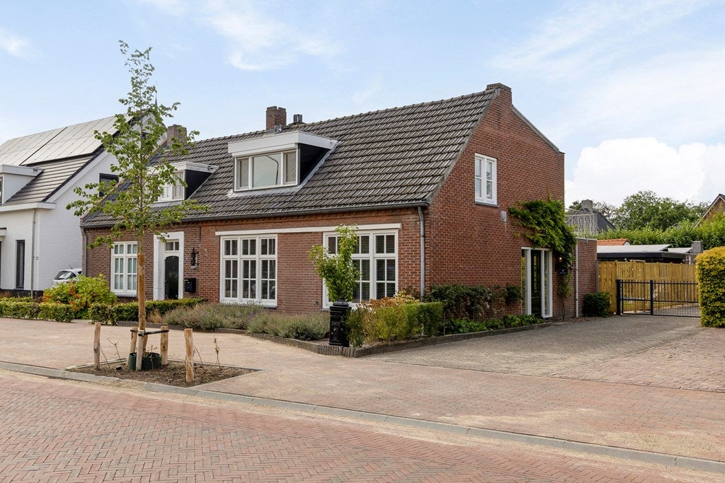 Huis Dr. Ant. Mathijsenstraat 27 in Budel