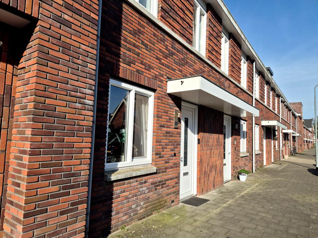 Tussenwoning te koop: Aagje Dekenstraat 39, Dordrecht