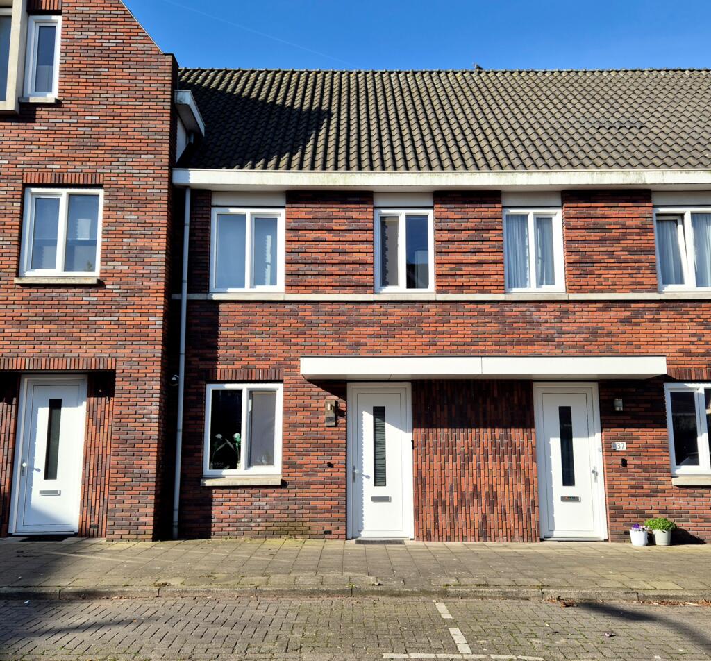 Tussenwoning te koop: Aagje Dekenstraat 39, Dordrecht