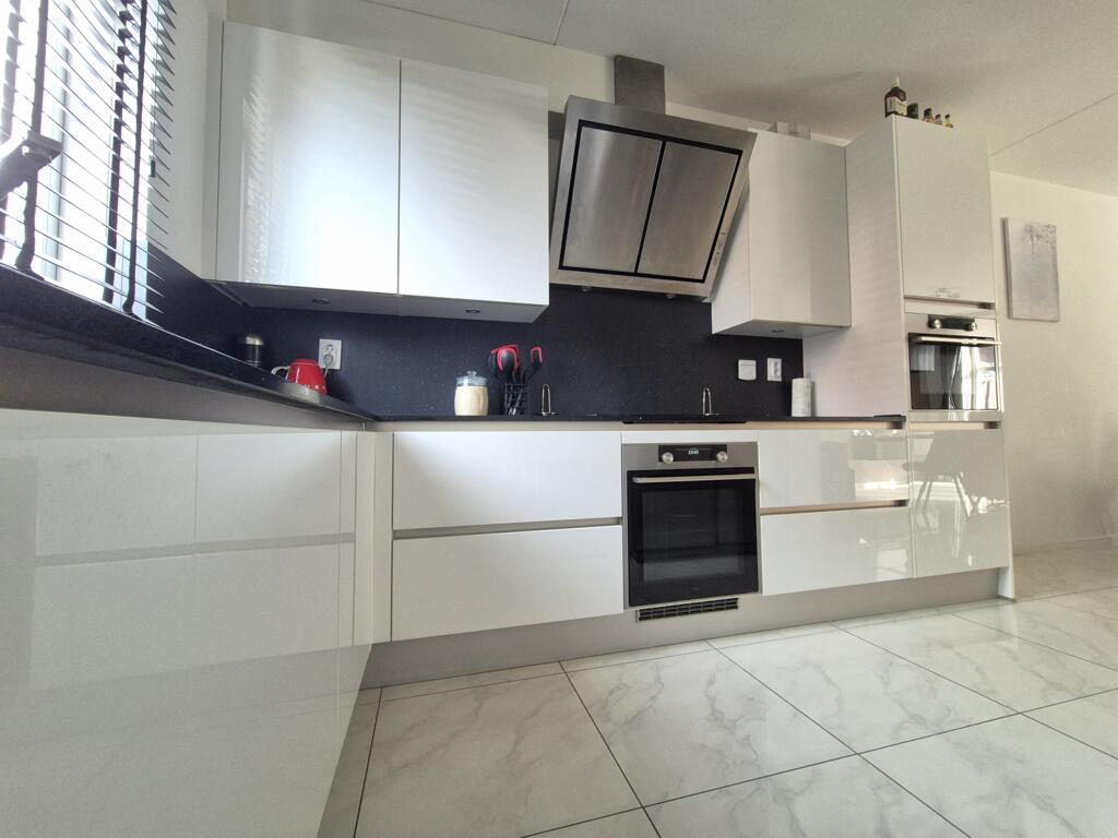 Tussenwoning te koop: Aagje Dekenstraat 39, Dordrecht