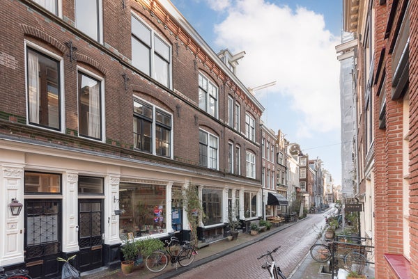 Flat Tweede Leliedwarsstraat in Amsterdam