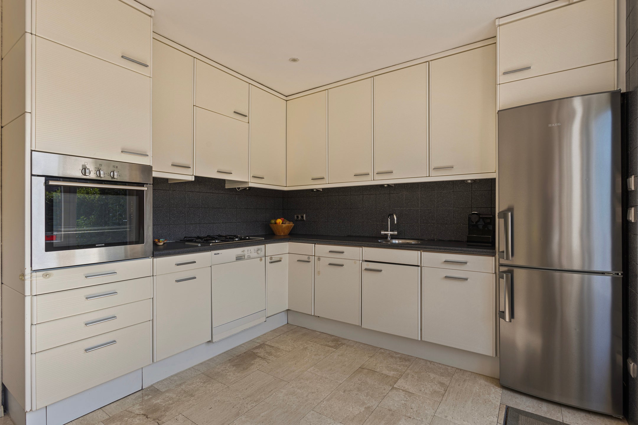 Tussenwoning te koop: Drontermeerlaan 7, Leiden