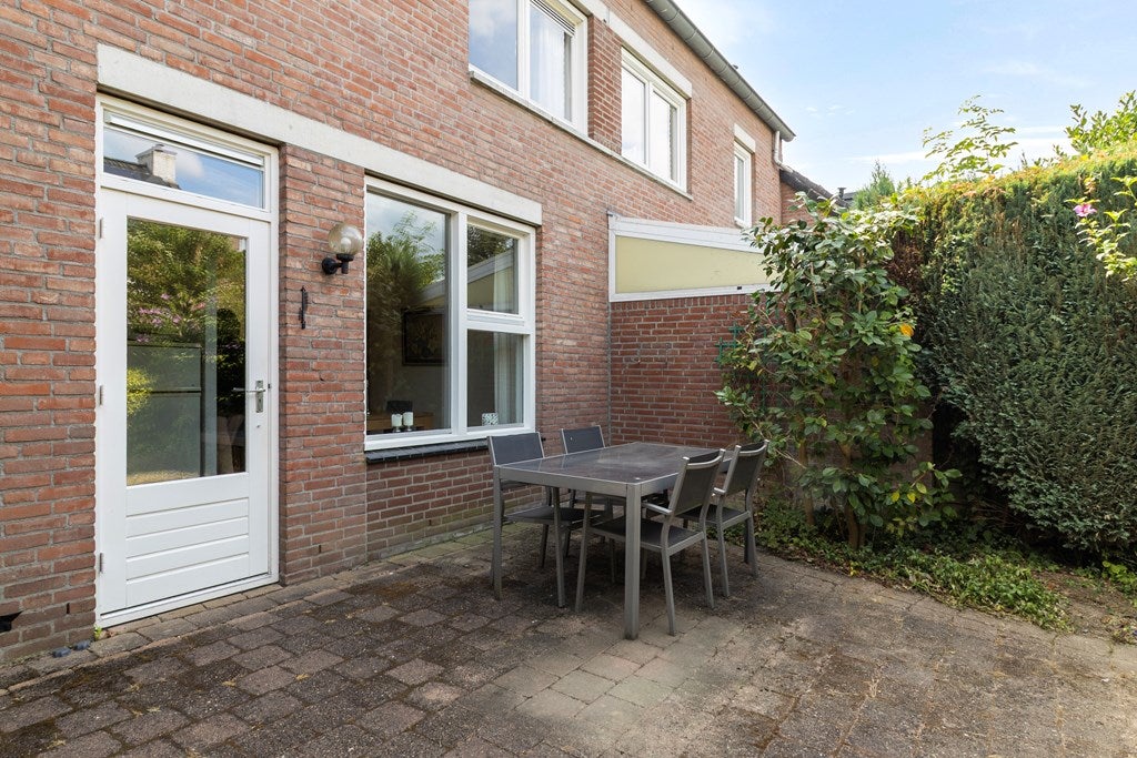 Tussenwoning te koop: Sadatdomein 12, Maastricht