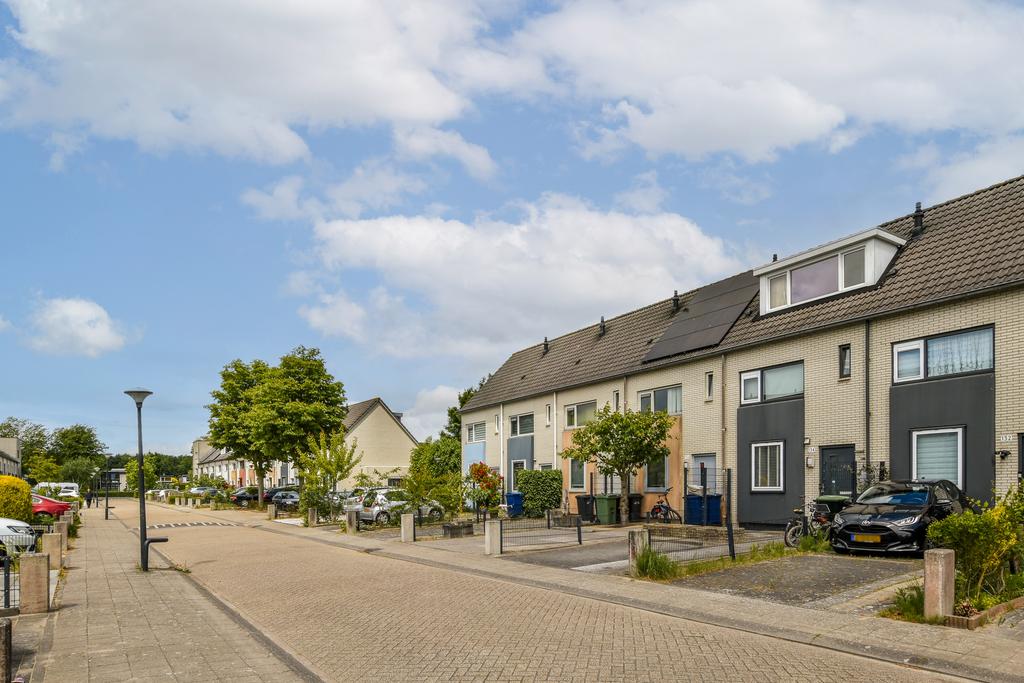 Te huur Huis Jan Rijksenstraat in Almere