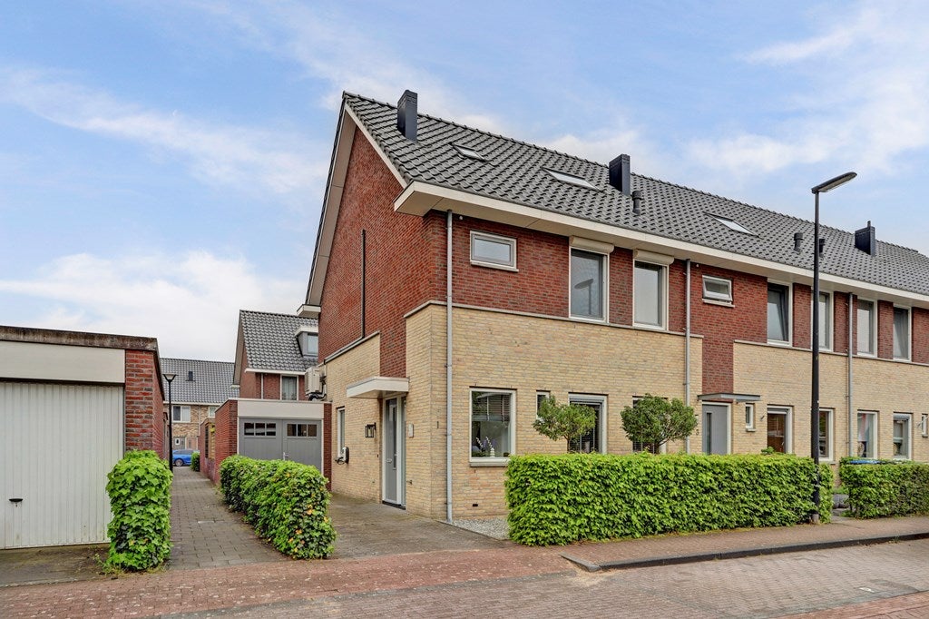 Huis Kievit 1 in Meerkerk