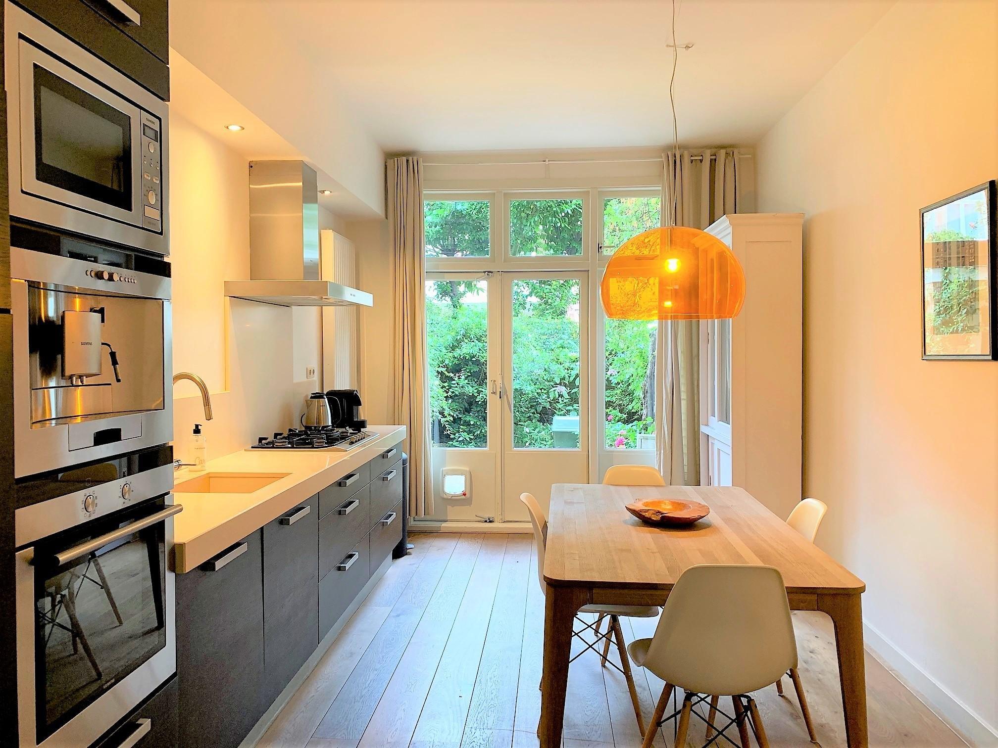 Te huur Appartement Van Tuyll van Serooskerkenweg in Amsterdam