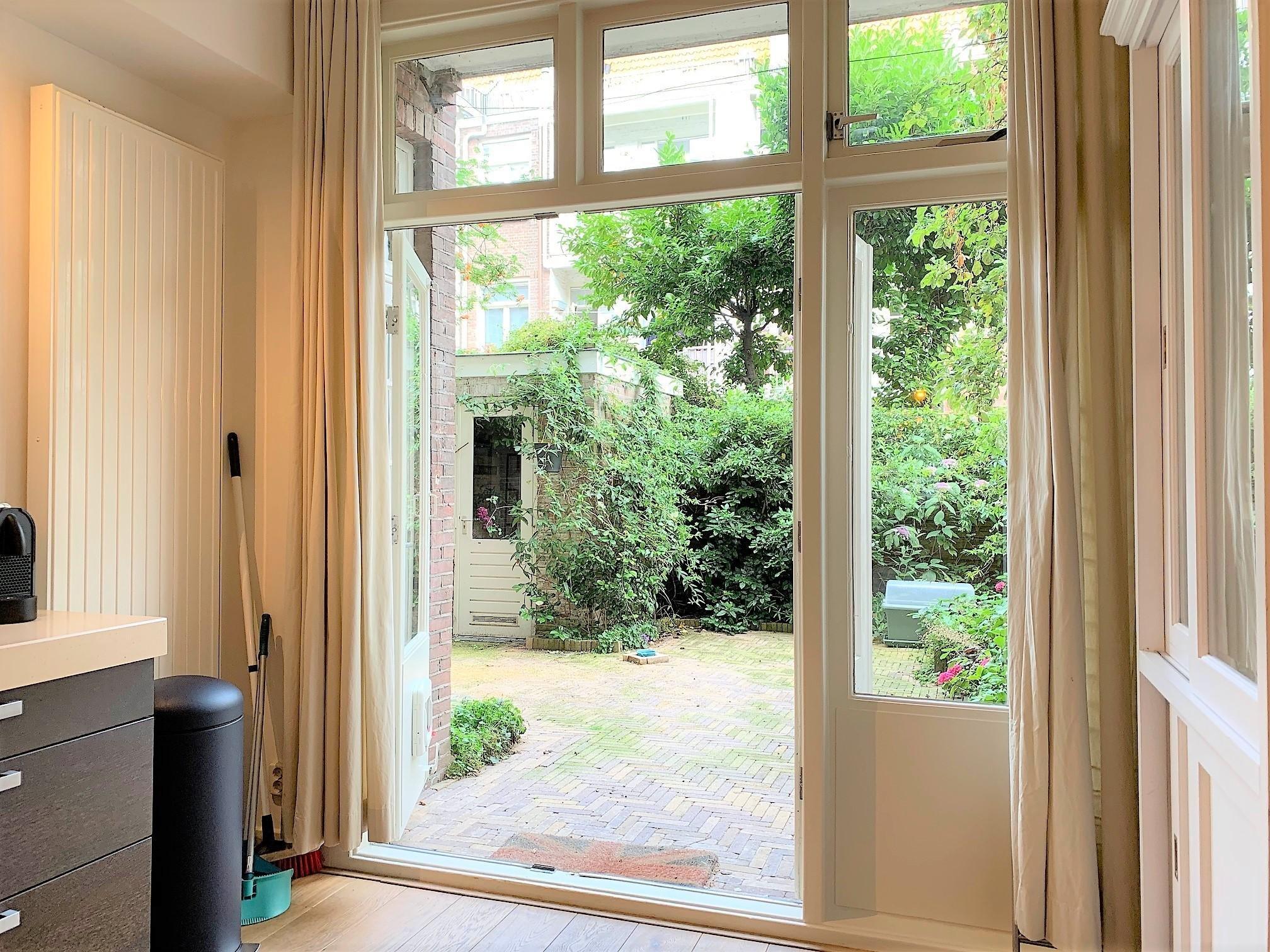 Te huur Appartement Van Tuyll van Serooskerkenweg in Amsterdam