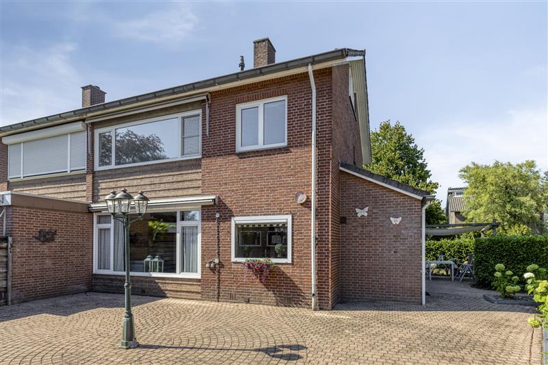 Hoekwoning te koop: Hertogstraat 12, Molenhoek
