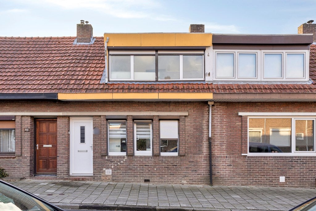 Huis Hazenkampstraat 51 in Brunssum