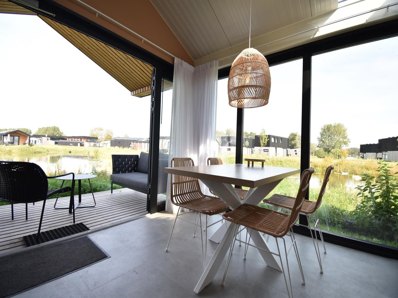 Vrijstaande woning te koop: Buitengronden 7-132, Zwartewaal