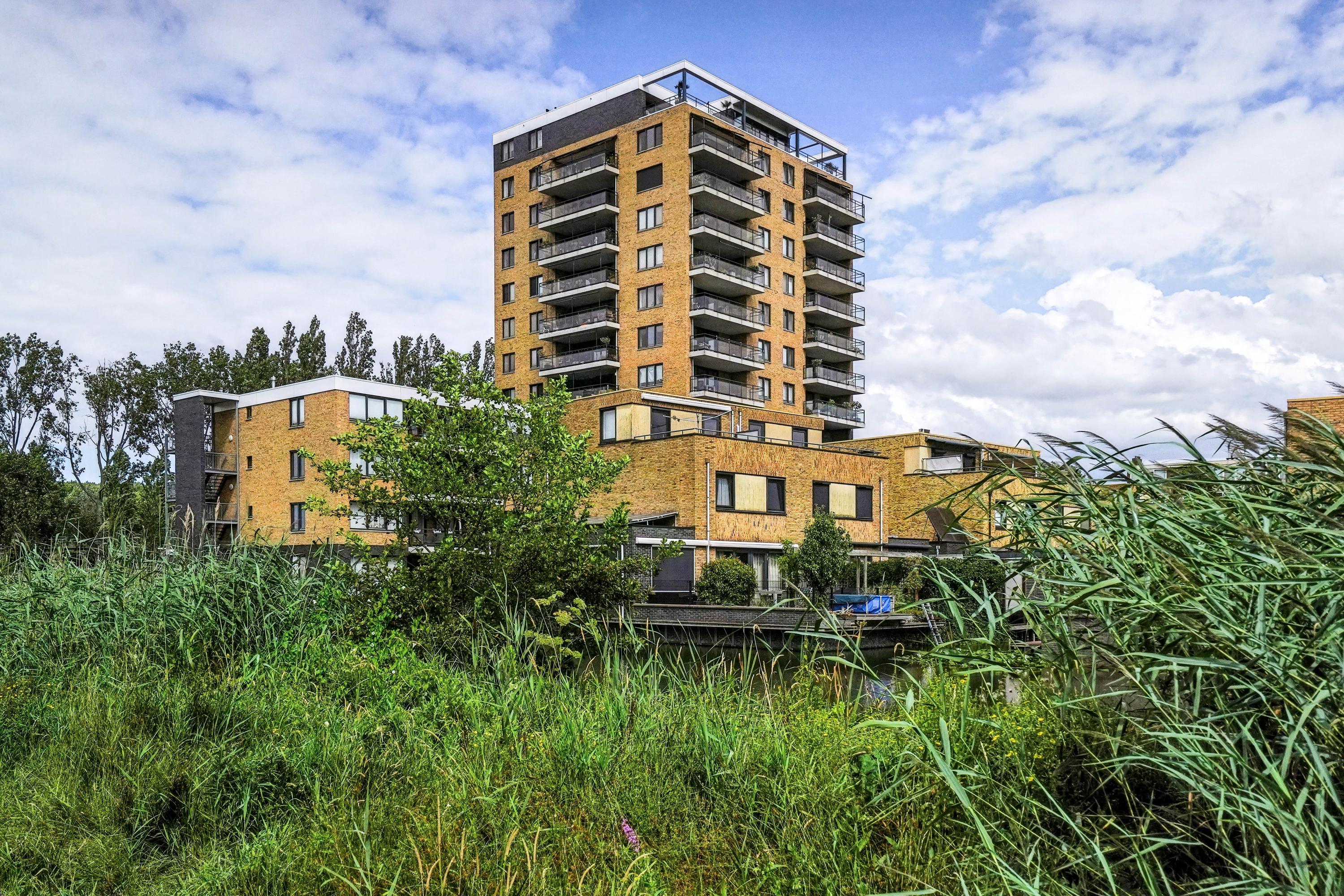 Appartement te koop: Hugo de Vriesstraat 93, Vlaardingen