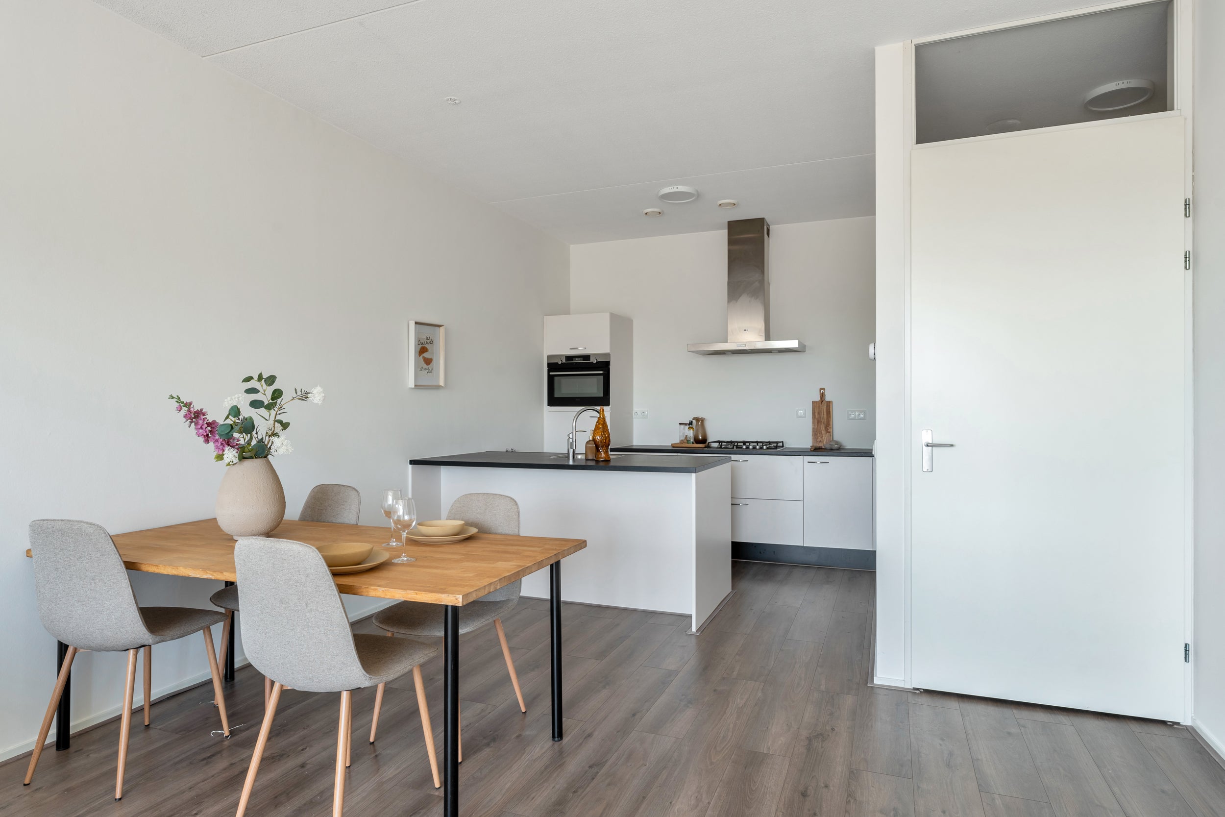 Appartement te koop: Hugo de Vriesstraat 93, Vlaardingen