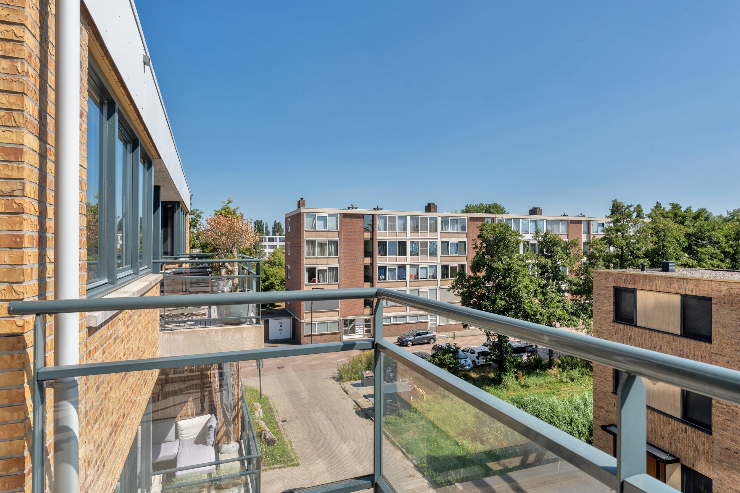 Appartement te koop: Hugo de Vriesstraat 93, Vlaardingen