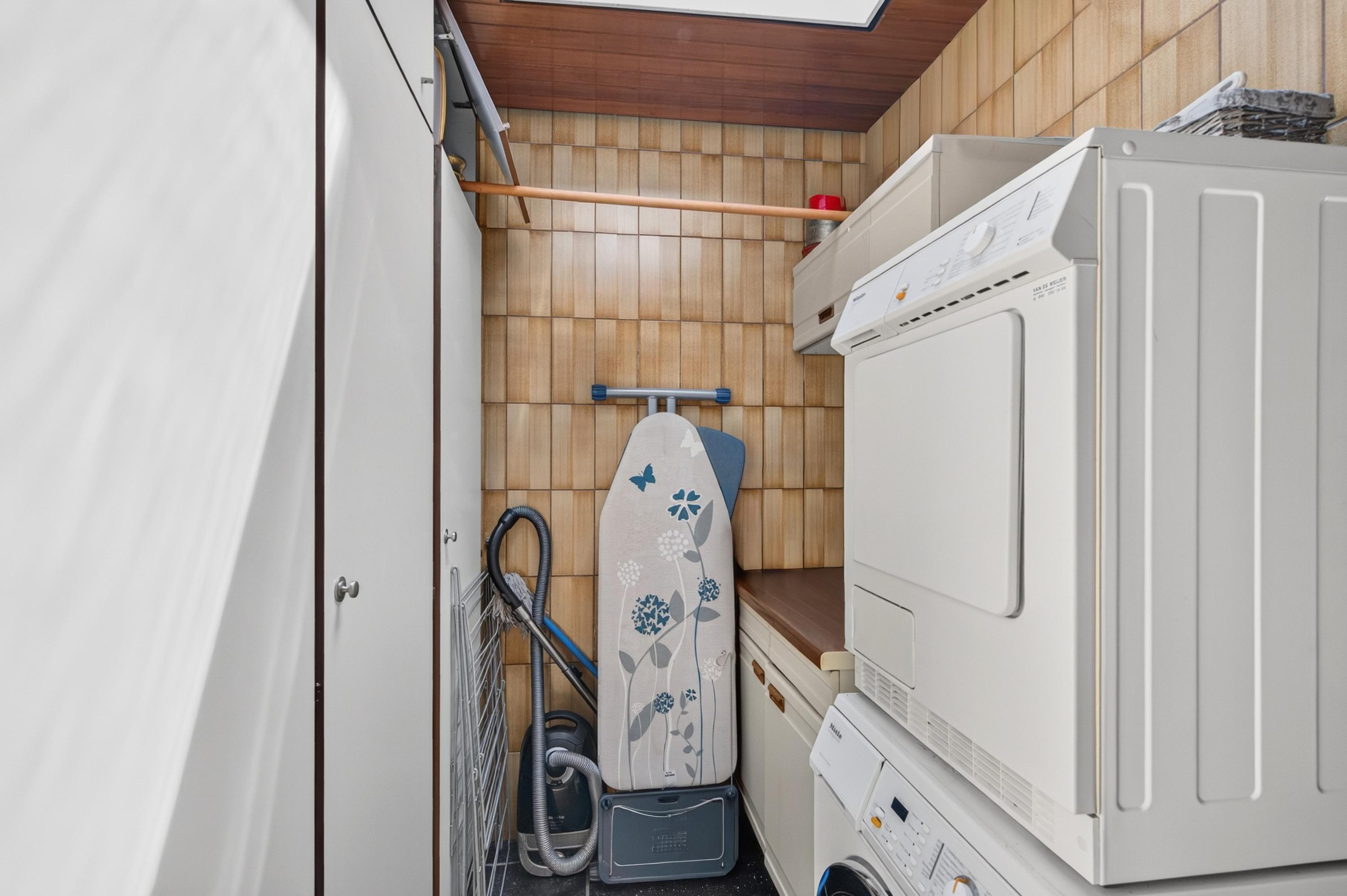 Hoekwoning te koop: Willem De Bruynstraat 10, Eindhoven