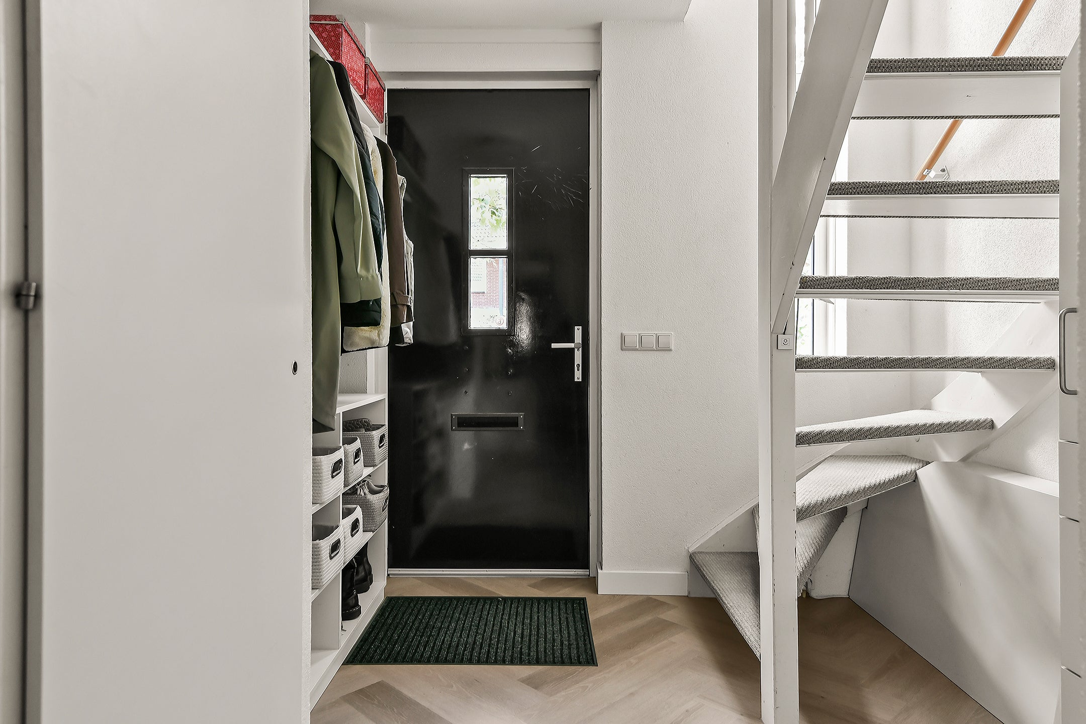 Tussenwoning te koop: Rodelindalaan 65, Nieuw-Vennep